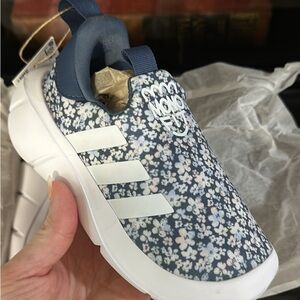 Adidas toddler mono fit flower shoes